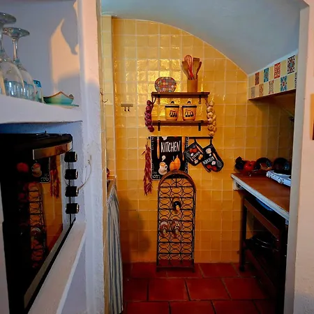 Amarilla * Callosa de Ensarriá